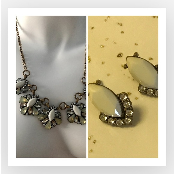 Necklace & Earrings Antique Look Statement - Picture 3 of 6